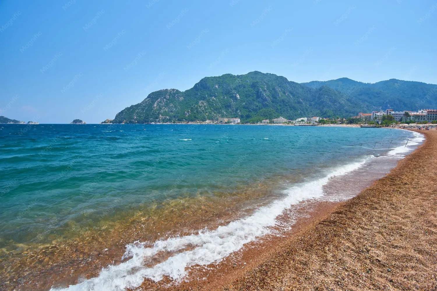 İçmeler kıyısından deniz ve sahil manzarası